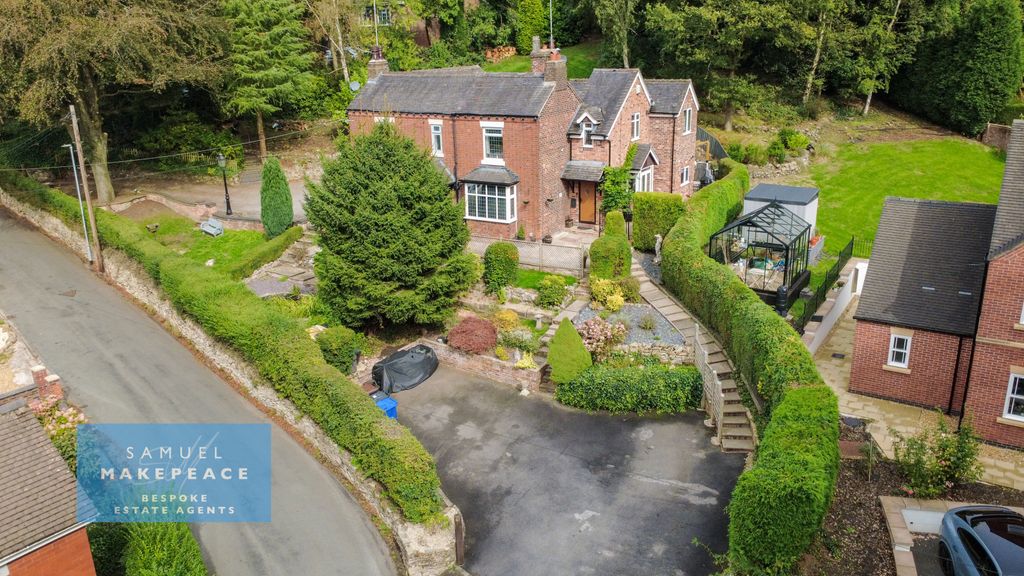 Property photo 1 of 21 Beautiful Three Bedroom Semi Detached Property With Large Driveway