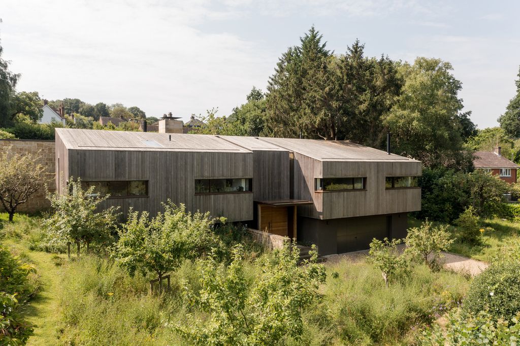 Property photo 2 of 36 227342 - 20240731-Dale-Rd_Forest-Row-76_Hi_Res.Jpg