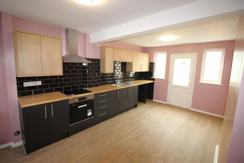 Property photo 2 of 13 2 - .Jpg