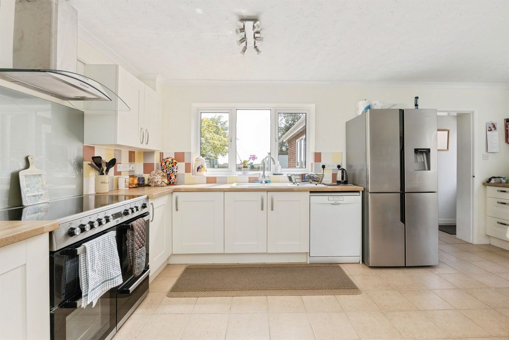 Property photo 3 of 17