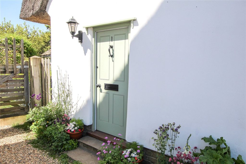 Property photo 3 of 23 Side Entrance.