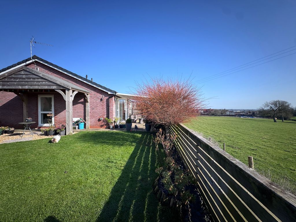 Property photo 3 of 28