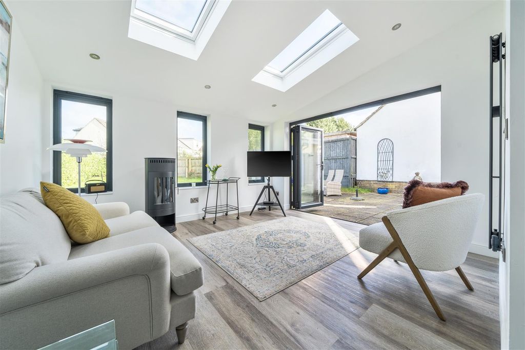 Property photo 1 of 25