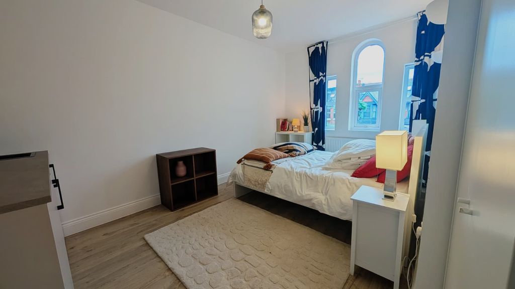 Property photo 3 of 6