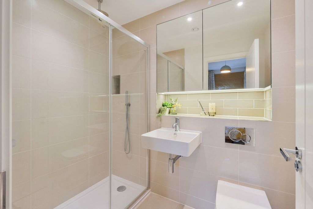 Additional image 10 of 2 bed flat for saleOxted RH8
