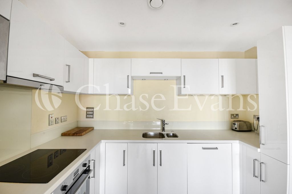 Property photo 3 of 13 Kitchen