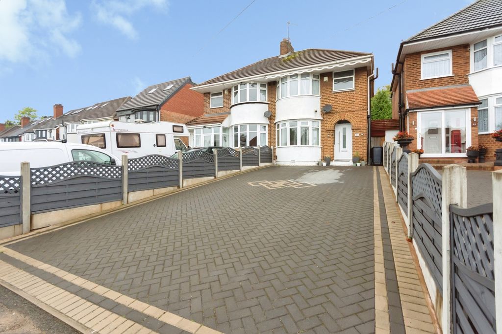 Property photo 1 of 15 Frontage