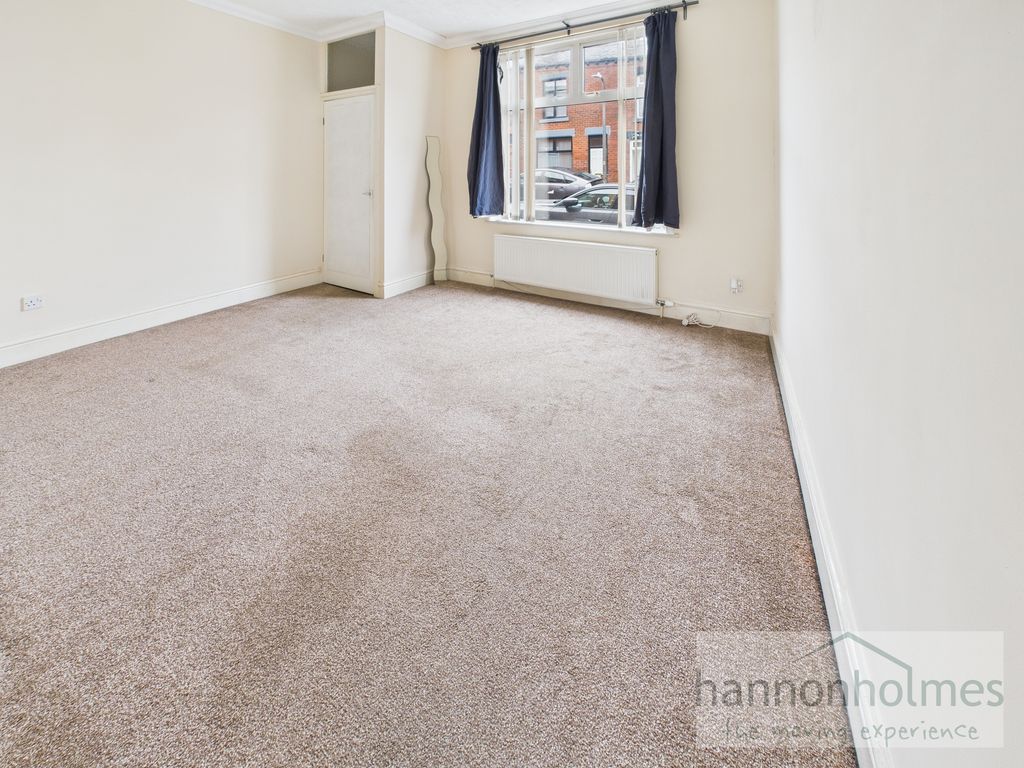 Property photo 3 of 20 Cam05283G0-Pr0141-Still003