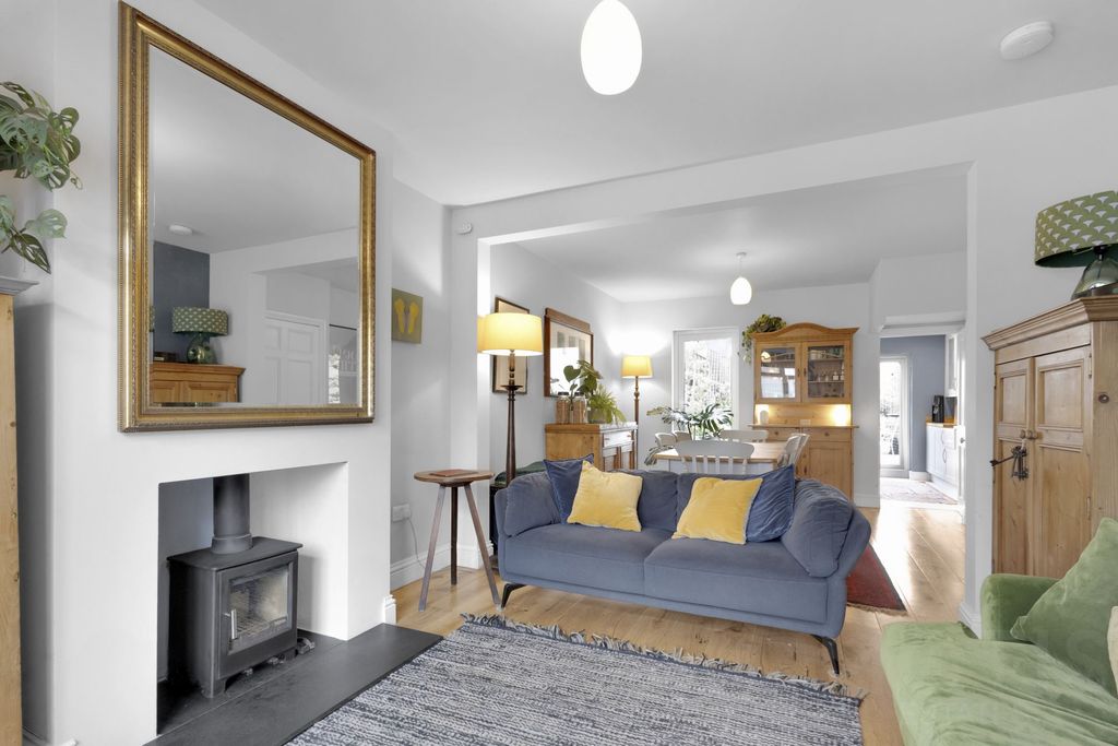 Property photo 3 of 19 Photo 4