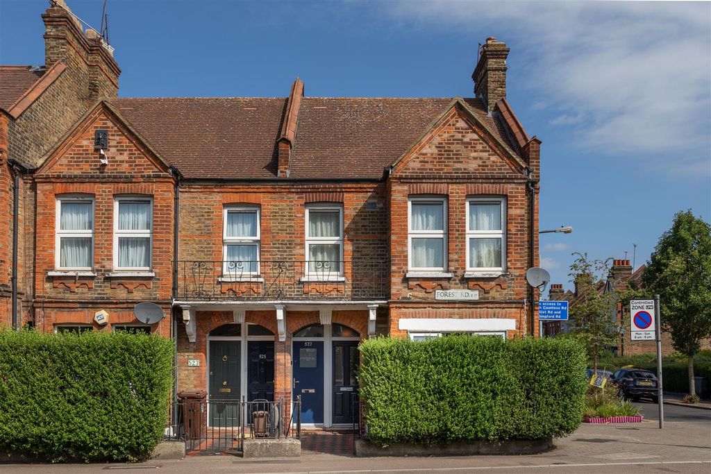 Property photo 1 of 22 Forest Road, E17 5Ld