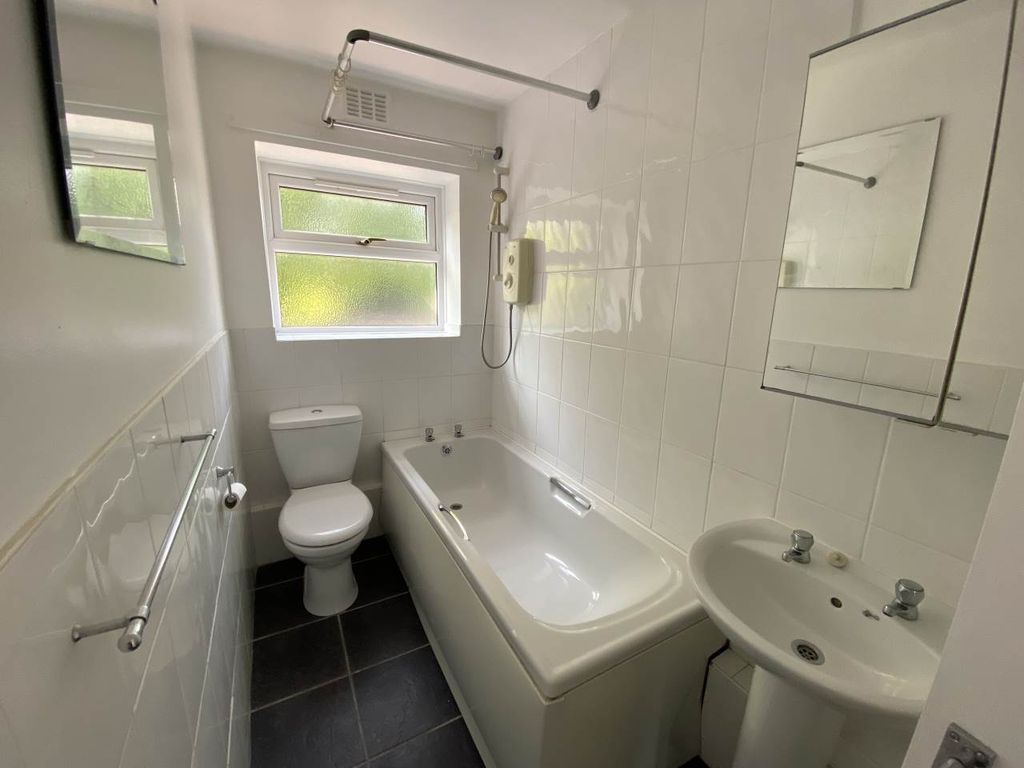 Property photo 2 of 7 Img_7931