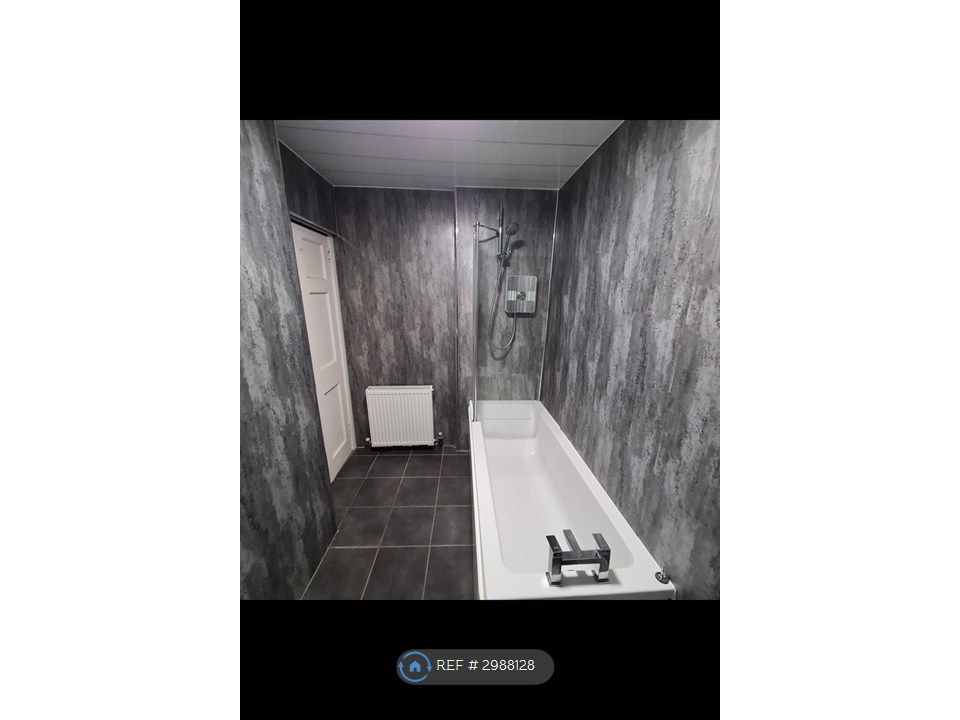 Property photo 2 of 7 Bathroom