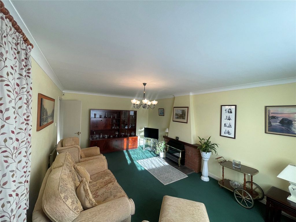 Property photo 2 of 15 Picture No. 16