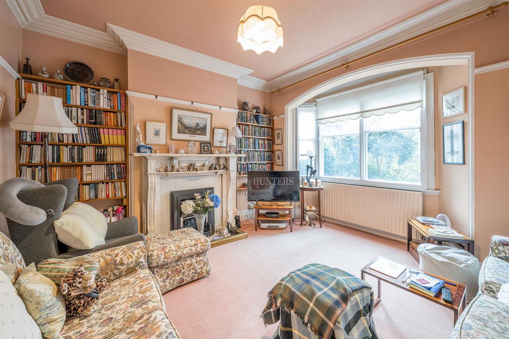 Property photo 2 of 30