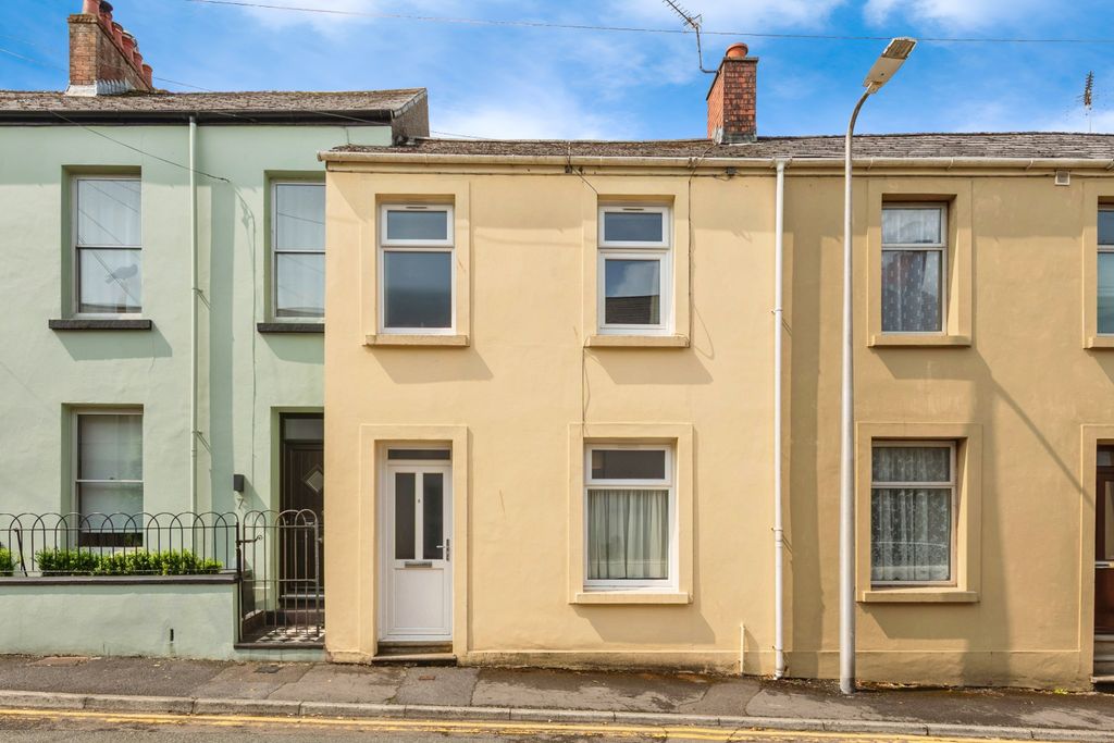 Property photo 2 of 15