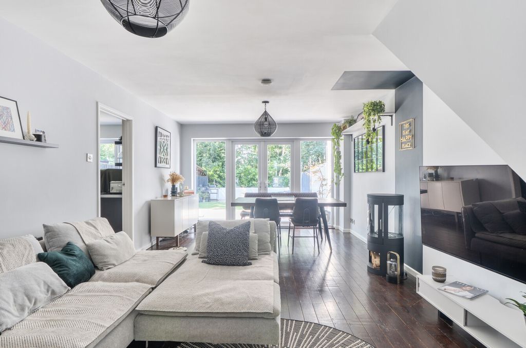 Property photo 2 of 13 1481117-16-6A3981...