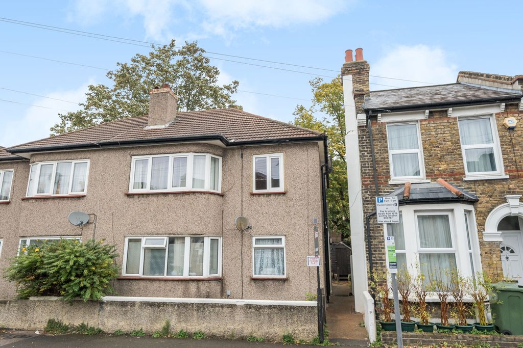 Property photo 1 of 9 External