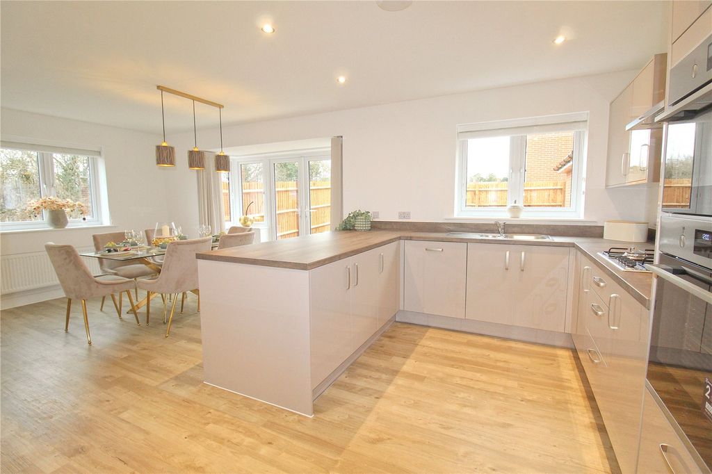 Property photo 3 of 18 Picture No. 14