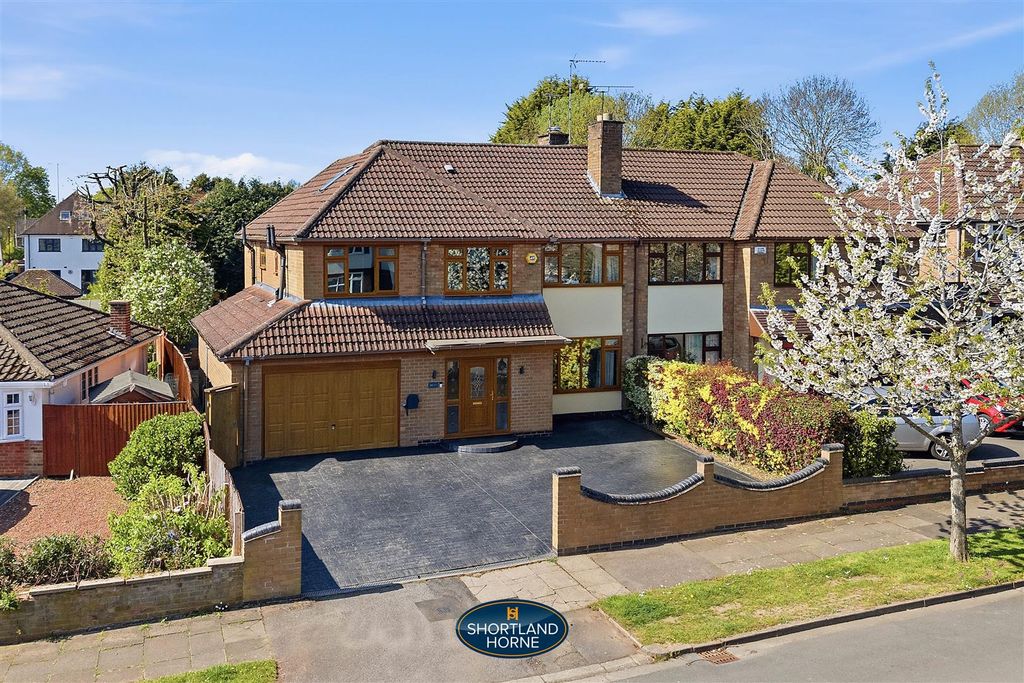 Property photo 1 of 49 50 Merynton Avenue (2 Of 57).Jpg