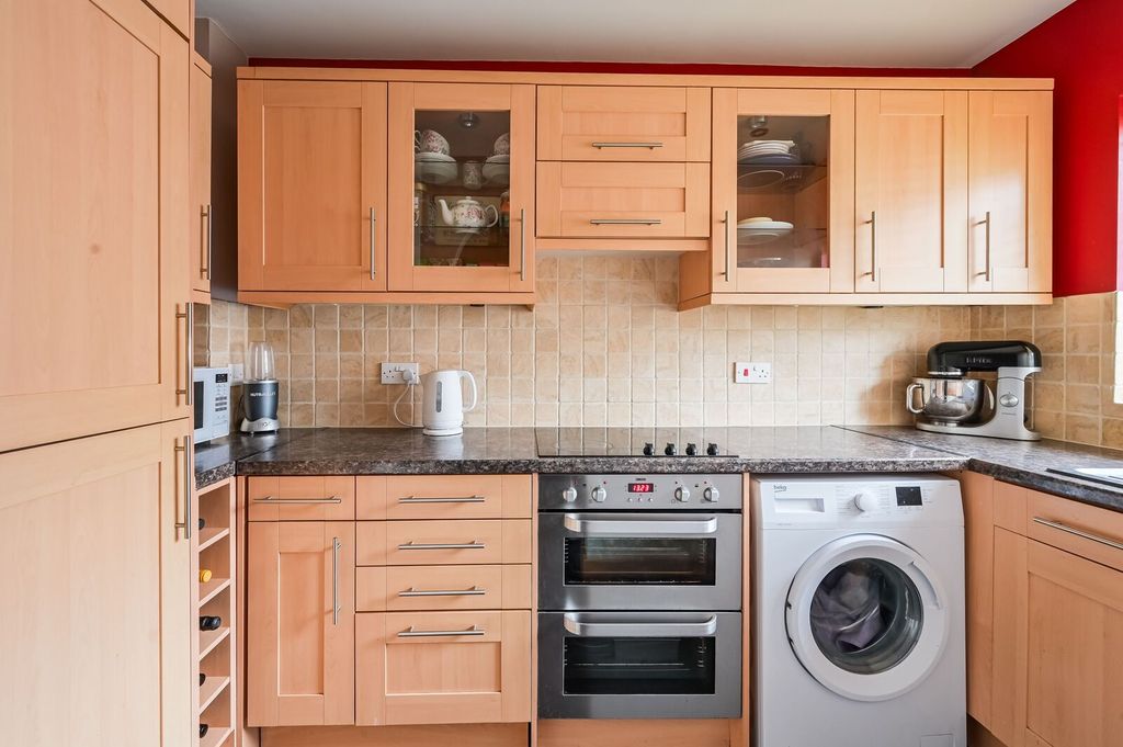Property photo 2 of 19