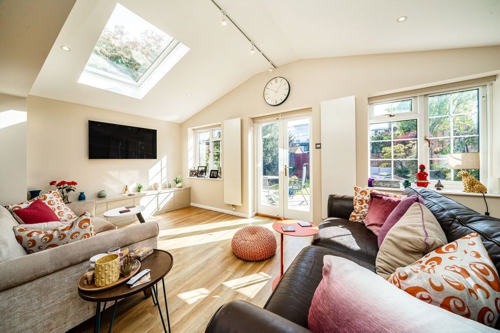 Property photo 2 of 10