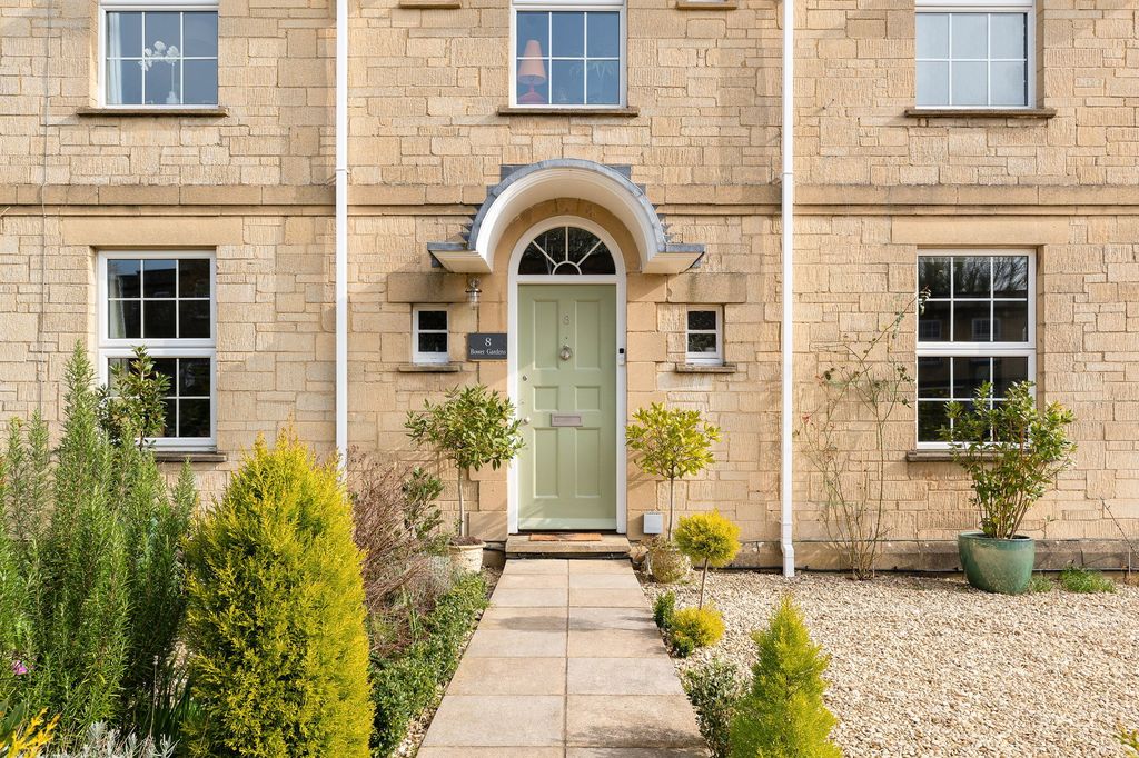 Property photo 3 of 27