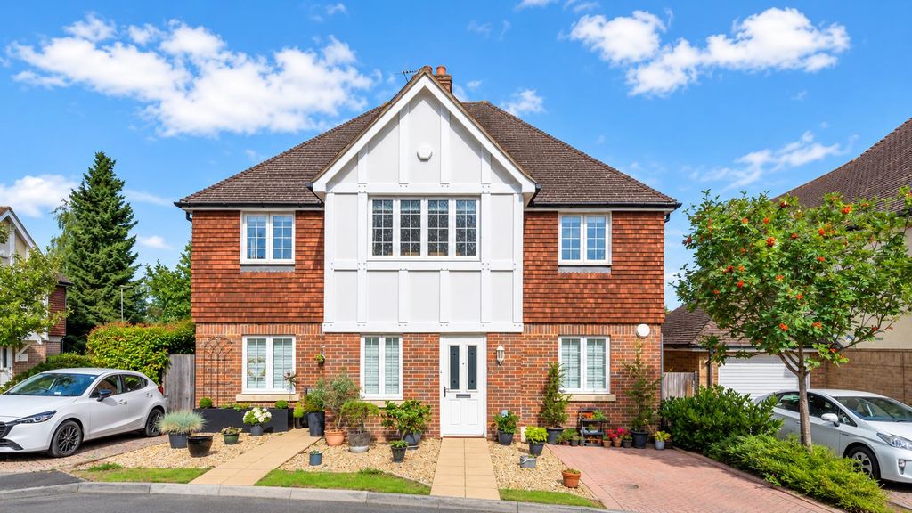 Property photo 1 of 9 Elegant English Suburban Home And Garden.Png