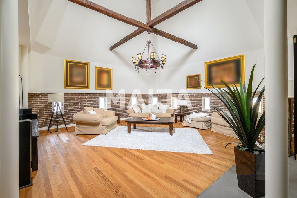 Property photo 1 of 28