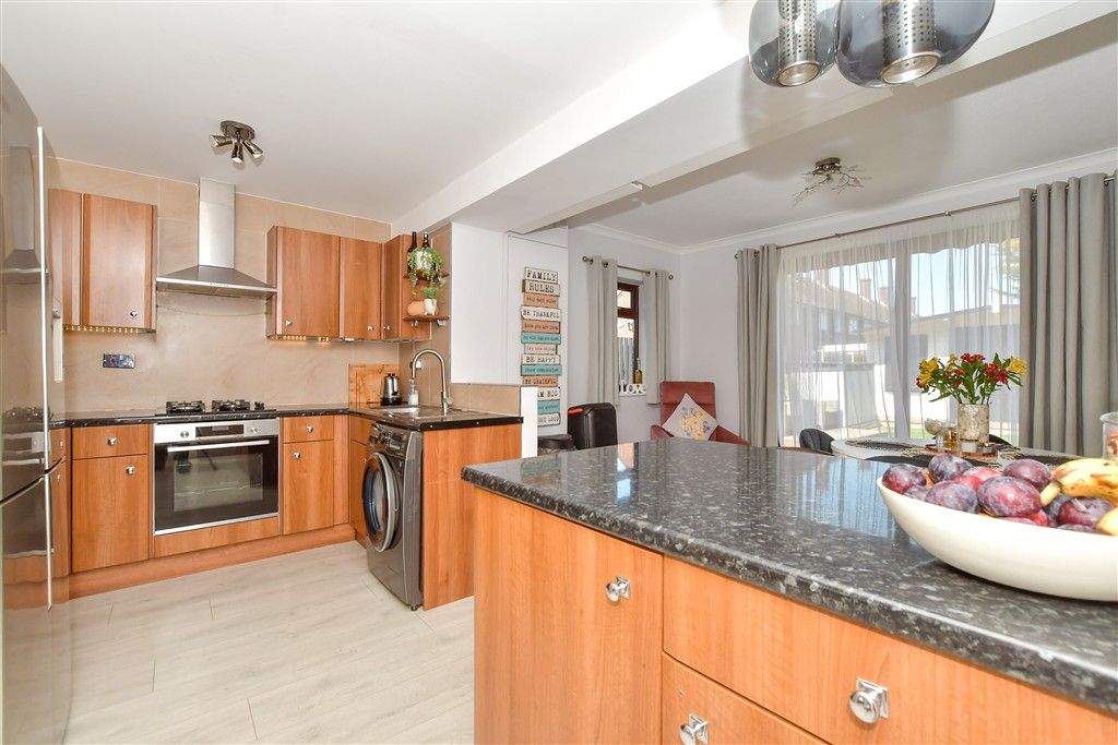 Property photo 2 of 19 Kitchen