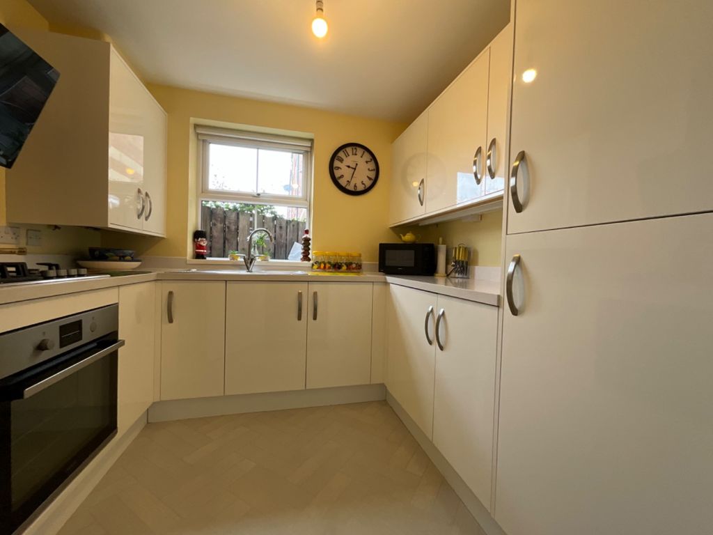 Property photo 2 of 17 4377213