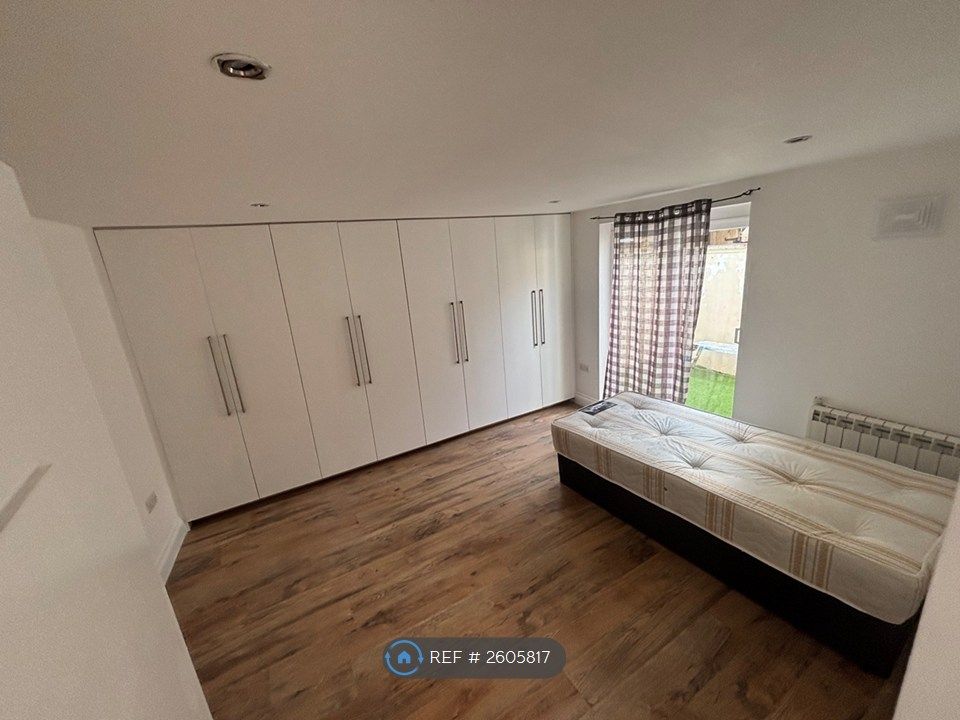 Property photo 3 of 4