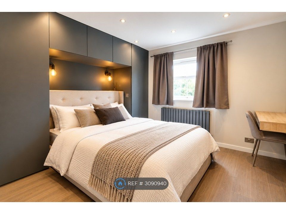Property photo 2 of 10 Master Bedroom