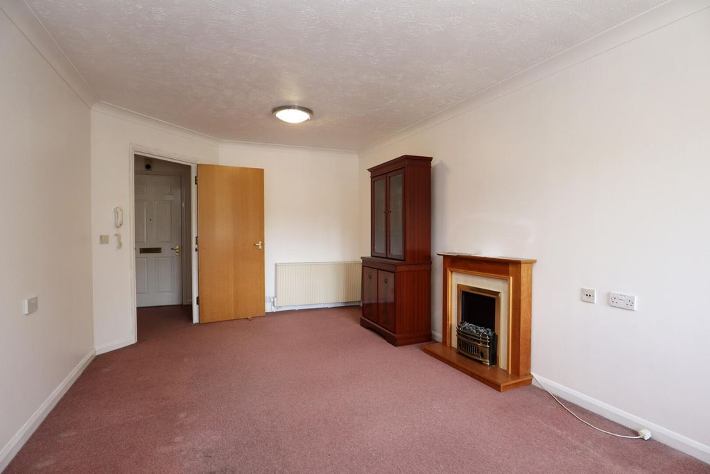 Property photo 2 of 9 Living Room