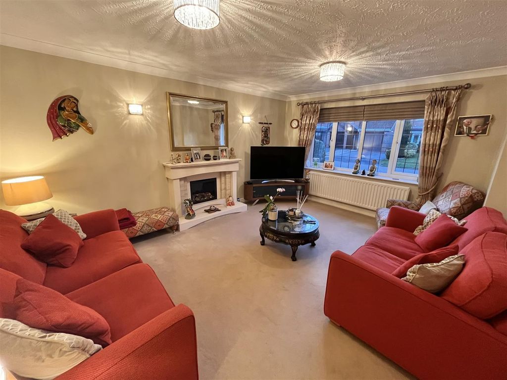 Property photo 2 of 19