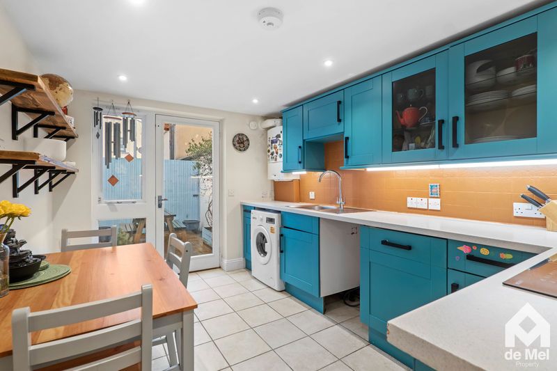 Property photo 2 of 10 Photo 4