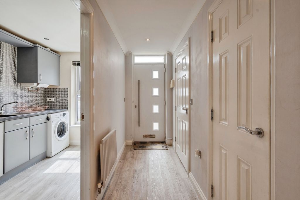 Property photo 3 of 22 Pbox-Img.Jpg