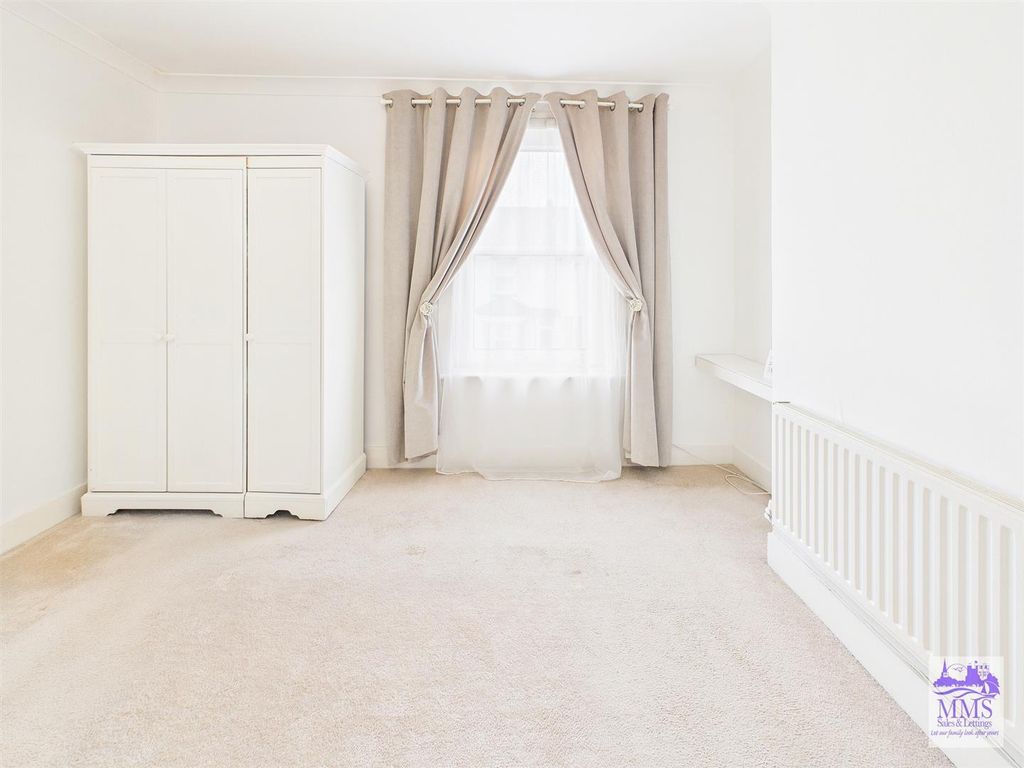 Property photo 1 of 20 Cam04098G0-Pr0100-Still020.Jpg