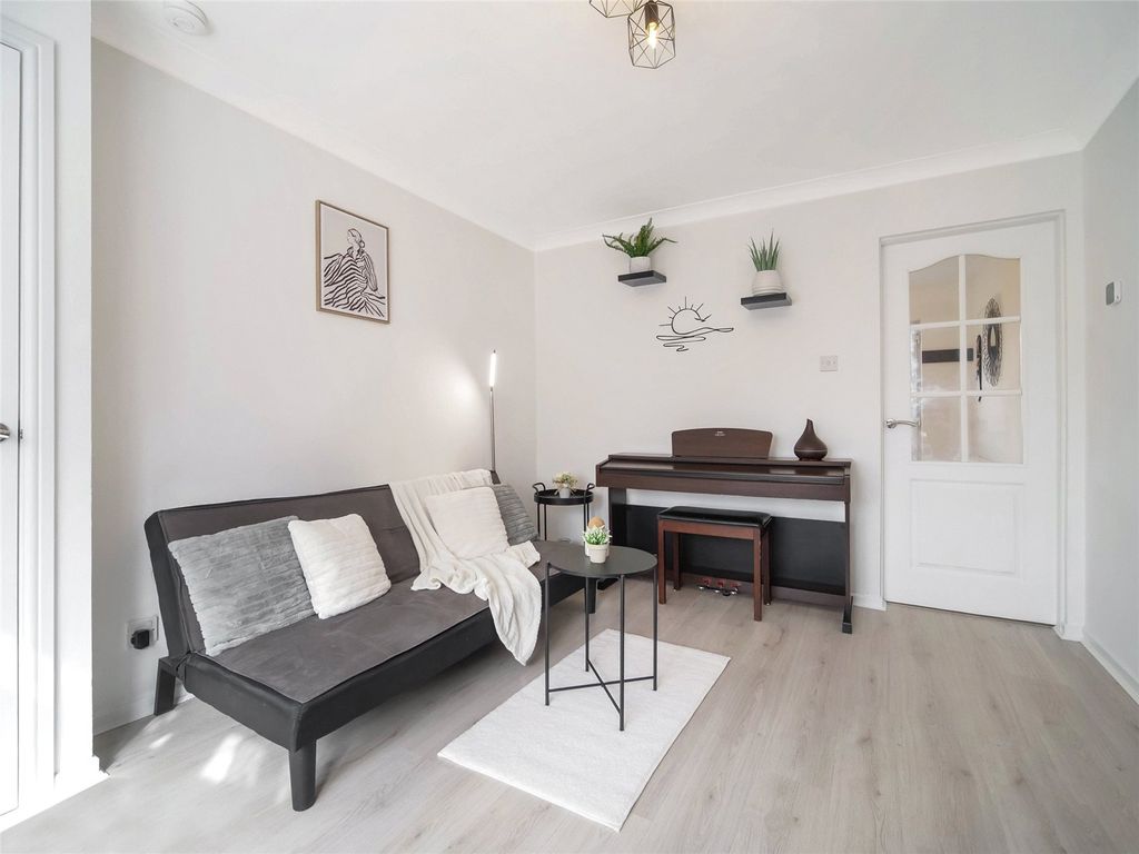 Property photo 3 of 20 Picture No. 04