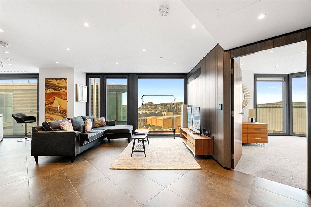 Property photo 2 of 13 Reception