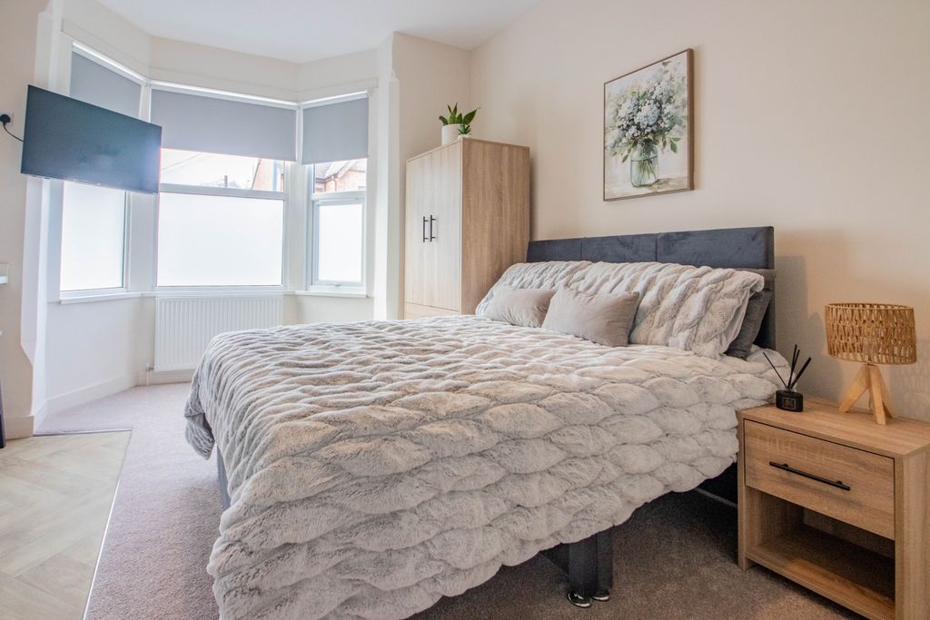 Property photo 1 of 12 E-2