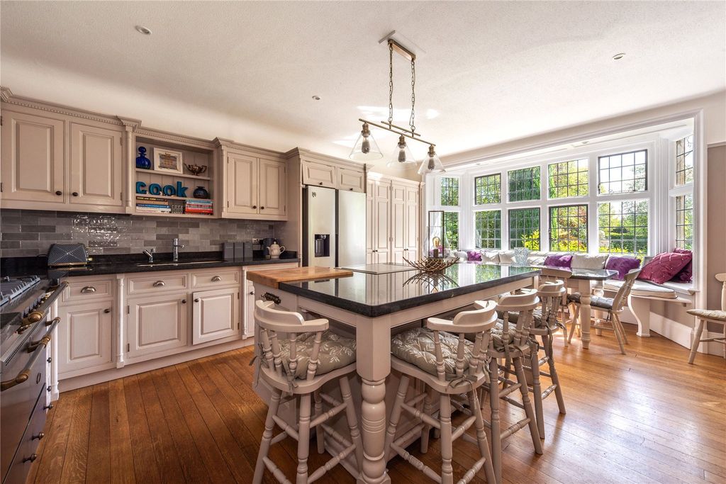 Property photo 2 of 32 Picture No. 28