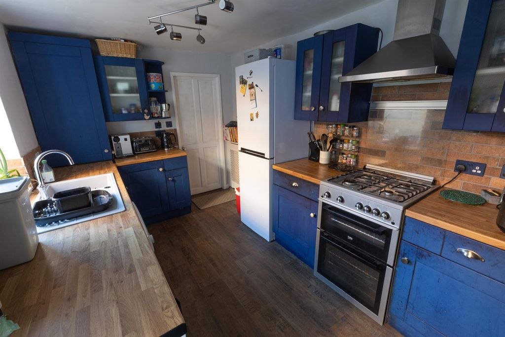 Property photo 3 of 19 19_Victoriaembankment_Darlington_291123_05.Jpg