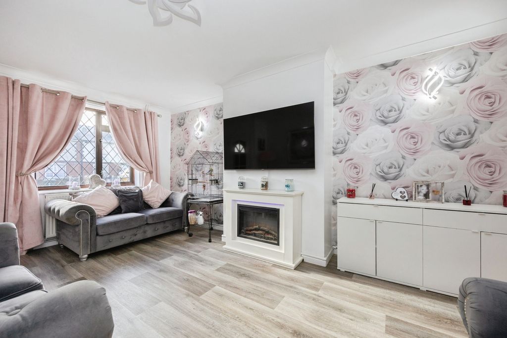 Property photo 3 of 24