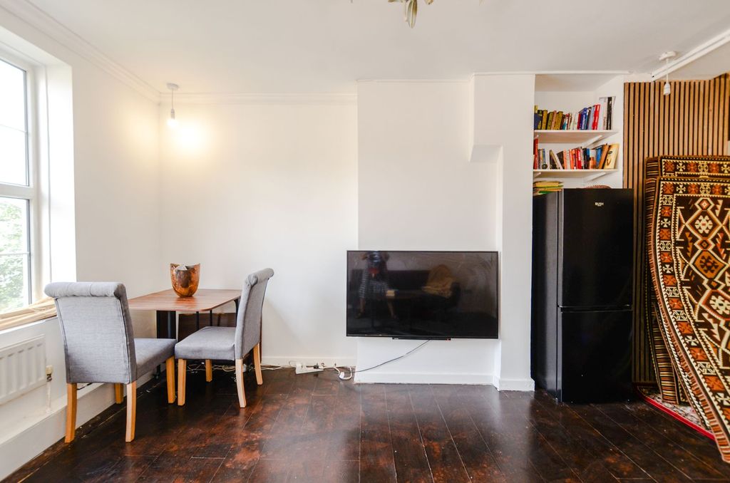 Property photo 3 of 17 8Ixzq2Bg
