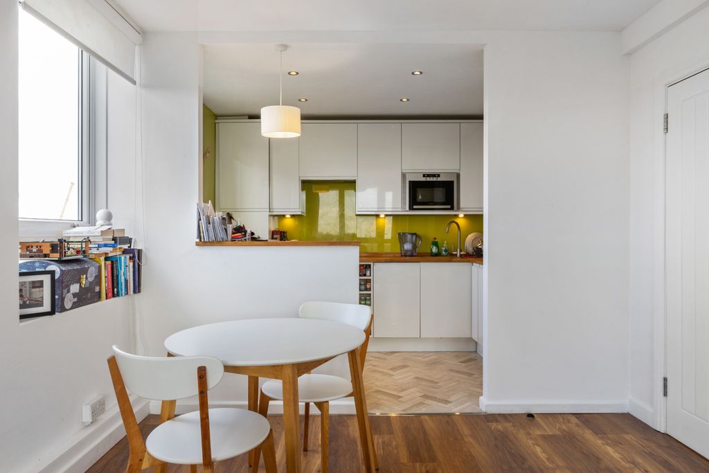 Property photo 3 of 12