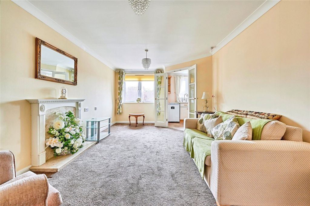 Property photo 2 of 10 Lounge