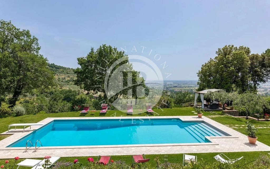 Property photo 3 of 28