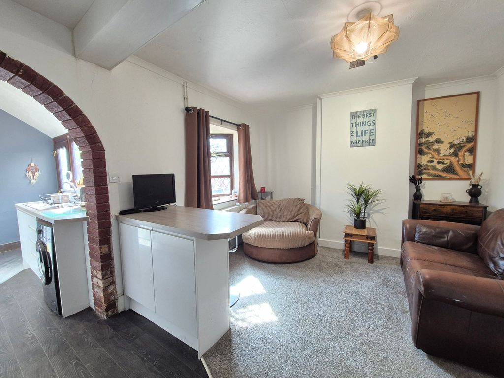 Property photo 2 of 11