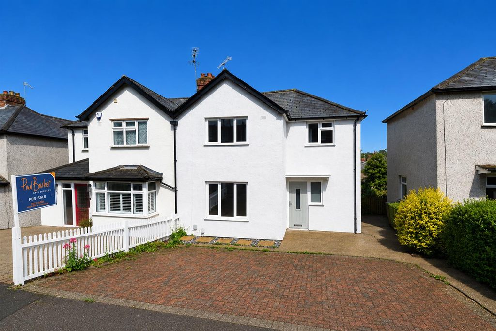 Property photo 1 of 14 6-London-Road-Front-1002.Jpg