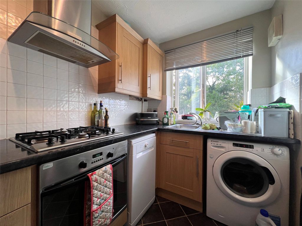 Property photo 2 of 9 Picture No. 11
